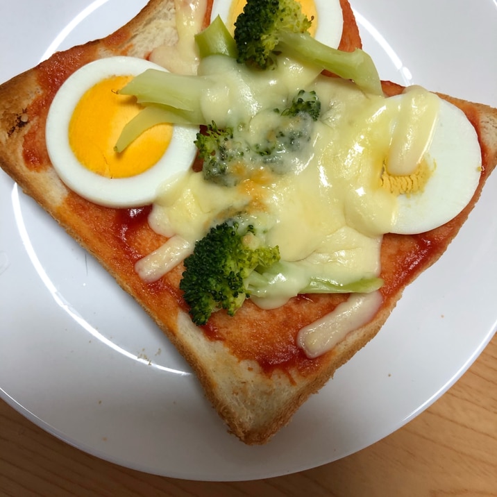 食パンで✨ゆで卵とブロッコリーのチーズトースト
